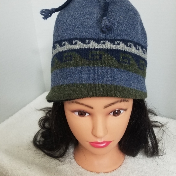 Lake of the Isles wool beanie hat - Picture 4 of 5